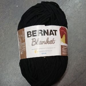 Bernat Blanket Yarn in Coal Black 300g